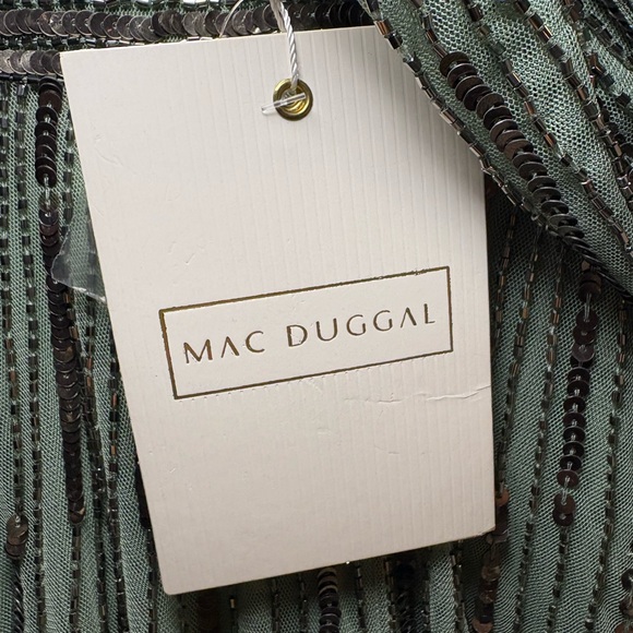 NWT Mac Duggal Sequined Long Sleeve V-Neck Gown 4977 Wedding Formal Evening Gown - Picture 4 of 7